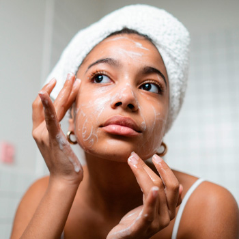 🌞 Adaptá tu rutina de cuidado de la piel según la estación