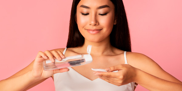 Preparación de la piel: limpieza profunda antes del maquillaje Limpieza profunda facial para preparar la piel antes del maquillaje